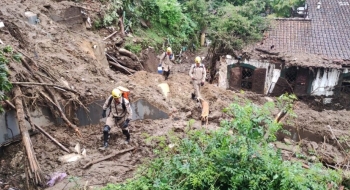 Bombeiros goianos continuam as buscas por desaparecidos em Petrópolis
